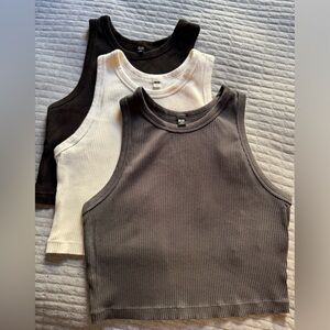 Small Uniqlo tank tops